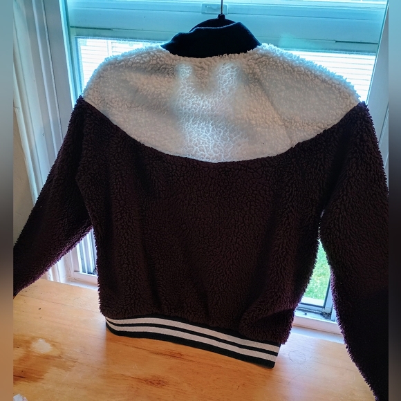 Nike Fuzzy Workout Bomber Jackets Sherpa size Small 2 color options - Picture 7 of 9